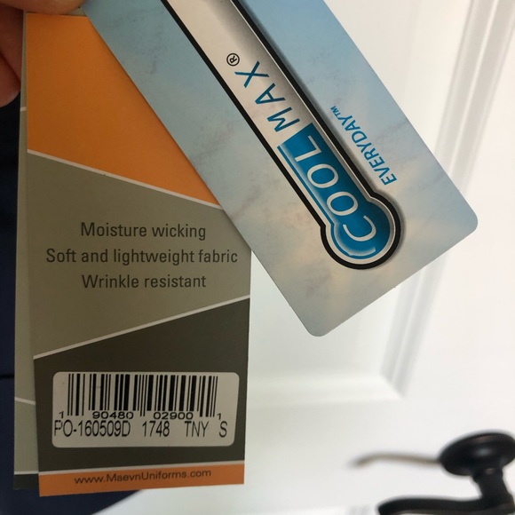 NWT Maevn EON Navy Scrub Top. - Picture 4 of 4